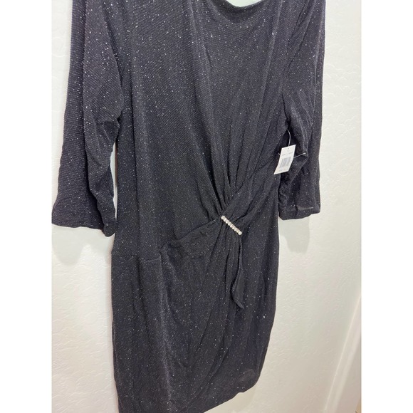 Elegant Black Mini Dress with Subtle Sparkle - Picture 4 of 12